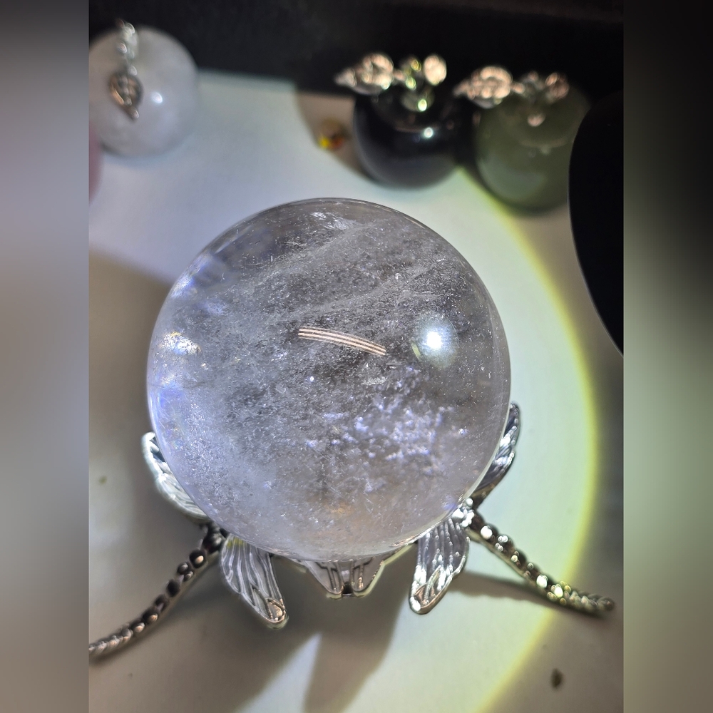 1.5" Quartz Sphere W/ Metal Stand